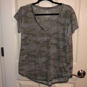 CAMO t-shirt from American Eagle Size M